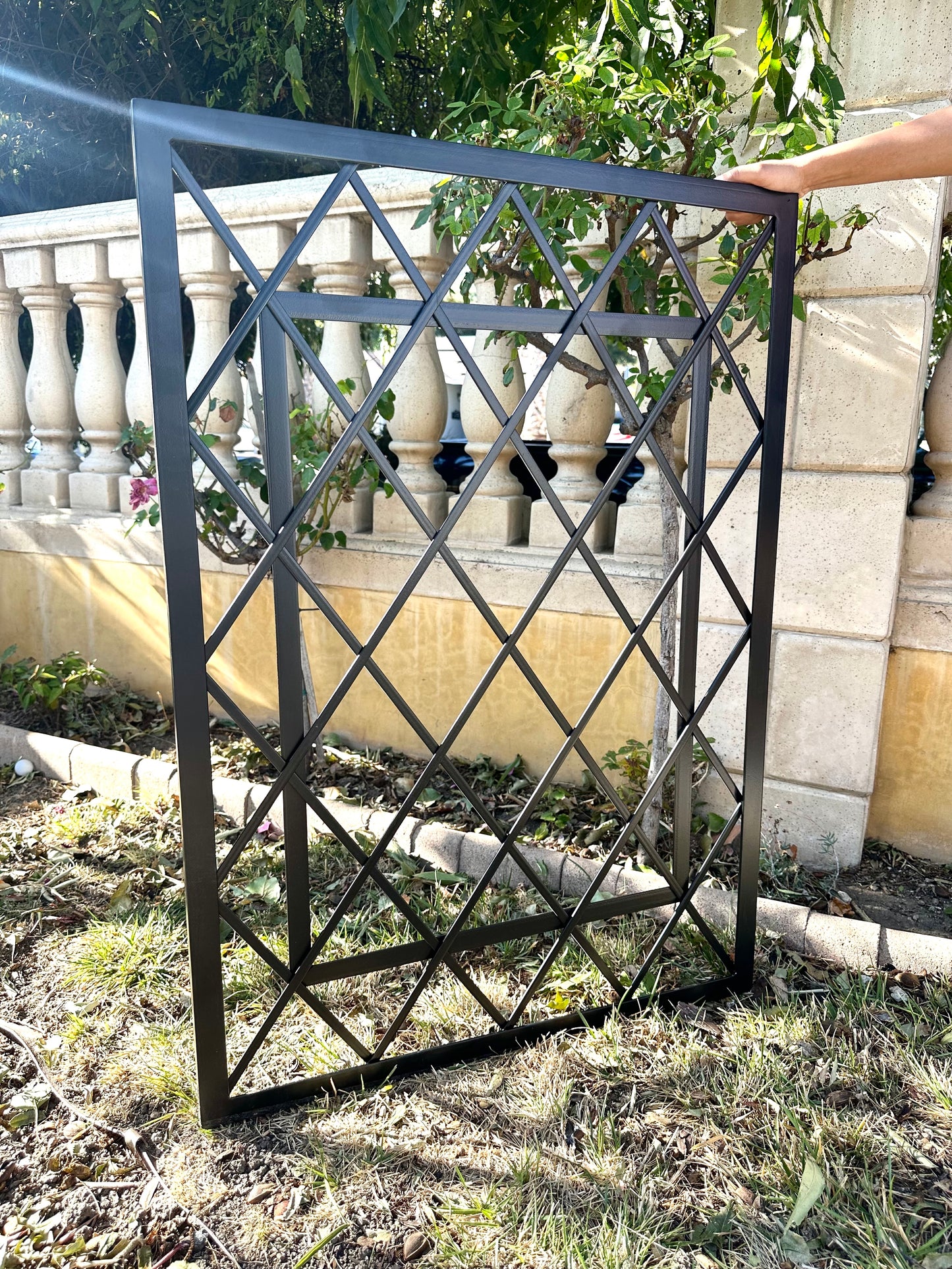 Inverted Diamond Trellis Privacy Stand Alone Trellis