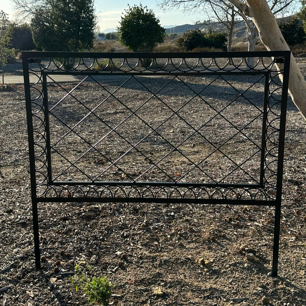 Ornamental Diamond Metal Garden Trellis