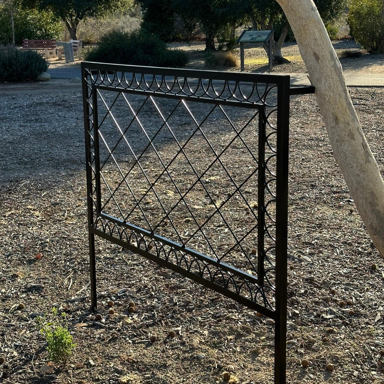 Ornamental Diamond Metal Garden Trellis
