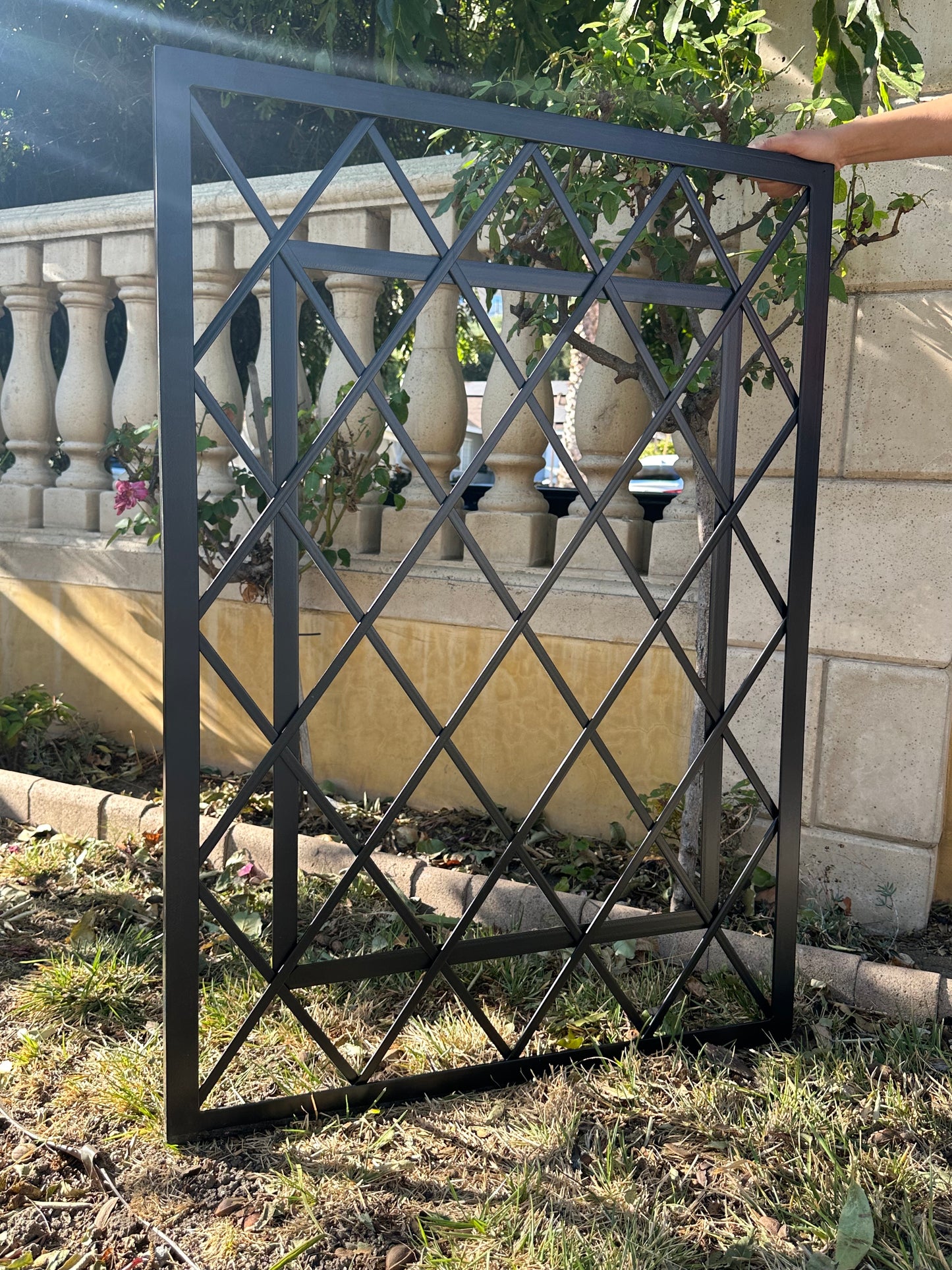 Inverted Diamond Trellis Privacy Stand Alone Trellis