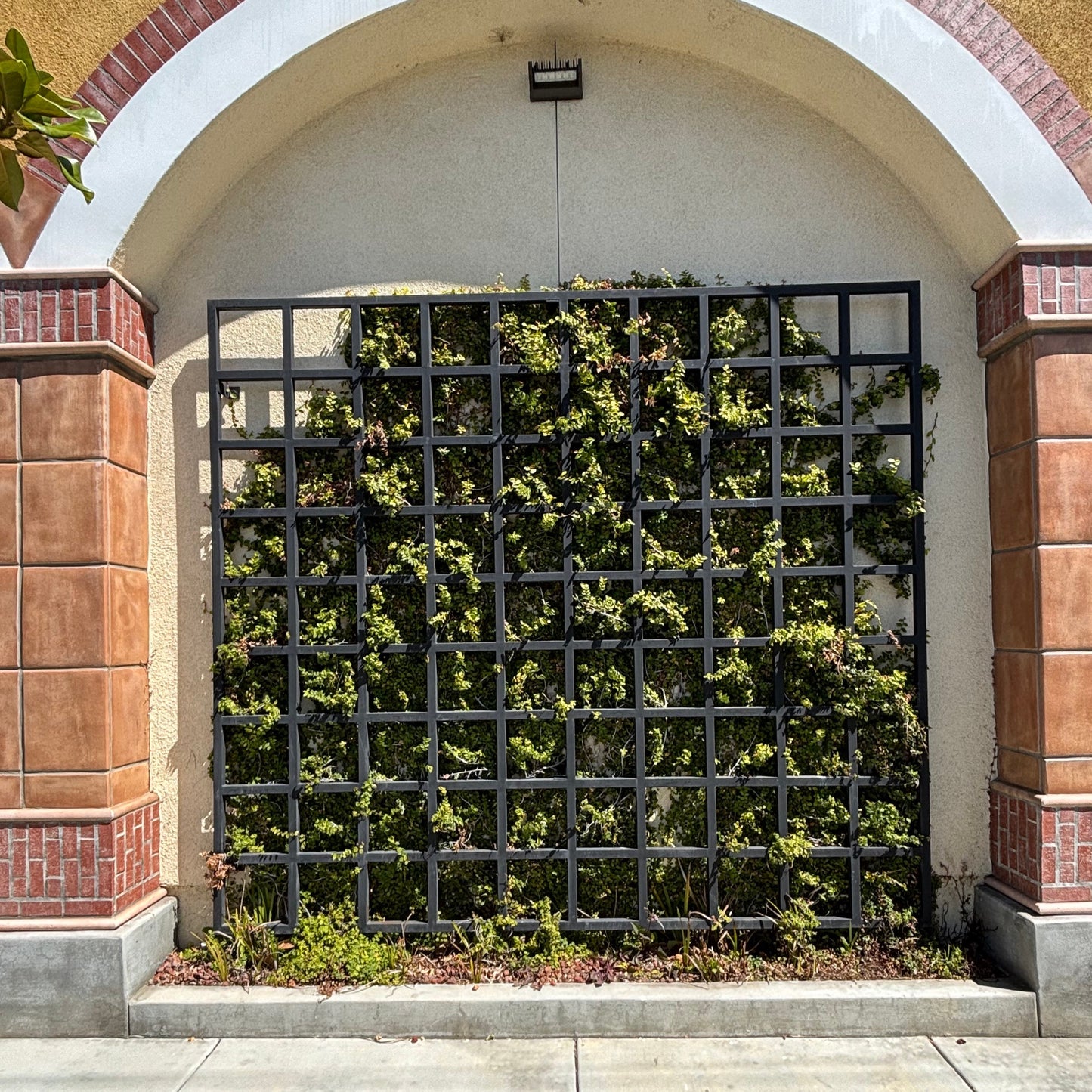Simplistic Garden Thick Squared Grid Trellis