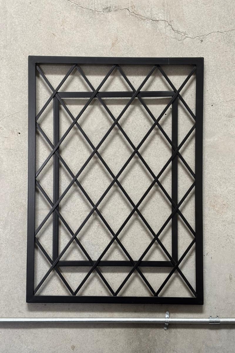 Inverted Diamond Trellis Privacy Stand Alone Trellis