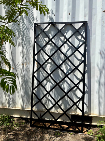 100% Solid Metal Diamond Grid Wall Trellis