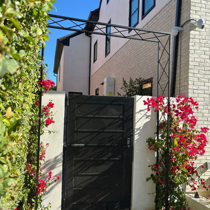 Diamond Arbor Standing Entrance 