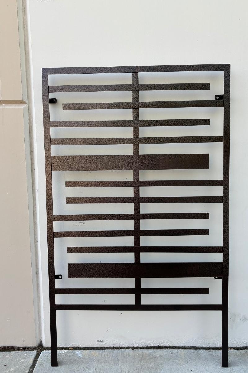 Abstract Latch On Plant Trellis Stand Alone