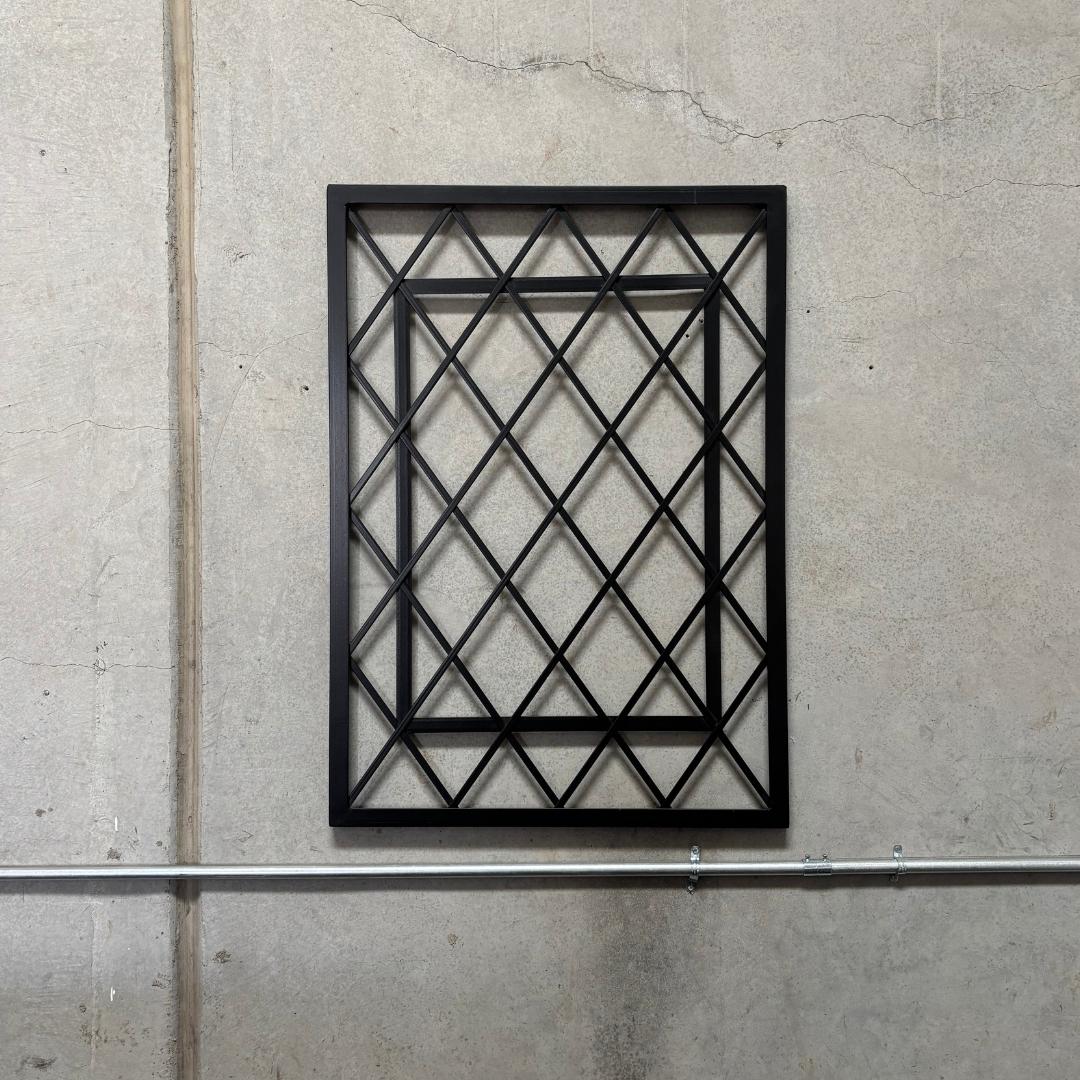 Inverted Diamond Trellis Privacy Stand Alone Trellis