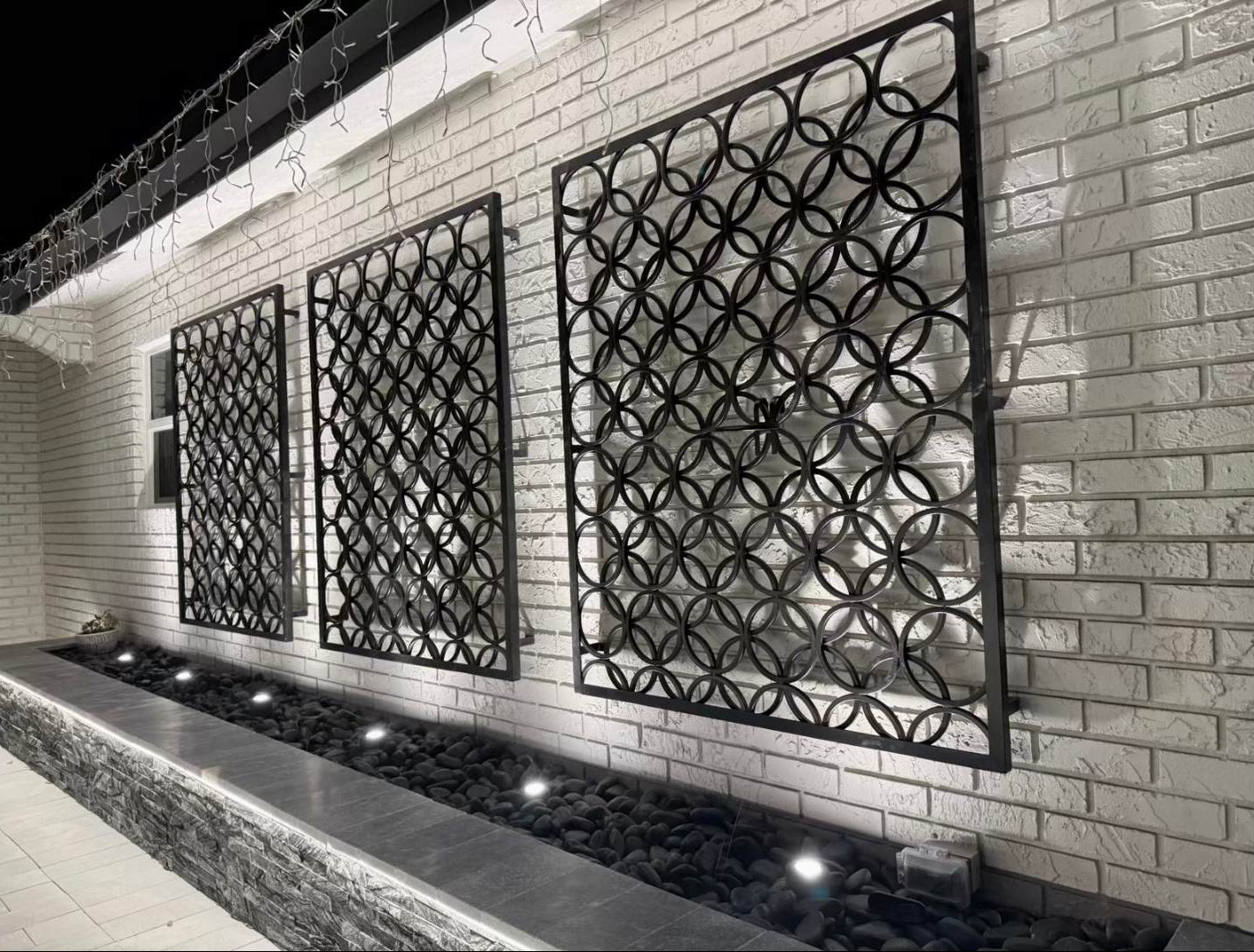 Mosaic Circular Custom Size Trellis - Wall Mounted