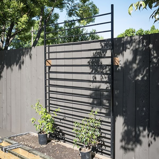 wall mounted vertical line trellis